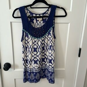 Meadow rue blue and white top
